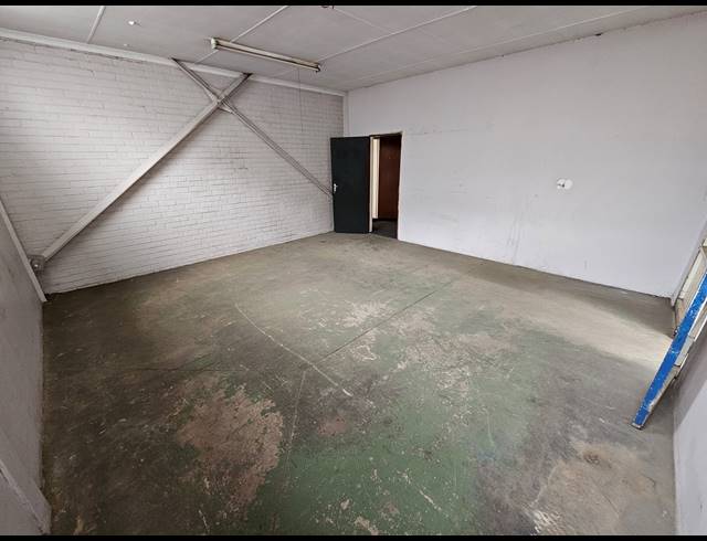 668M² FACTORY TO LET IN ANDERBOLT